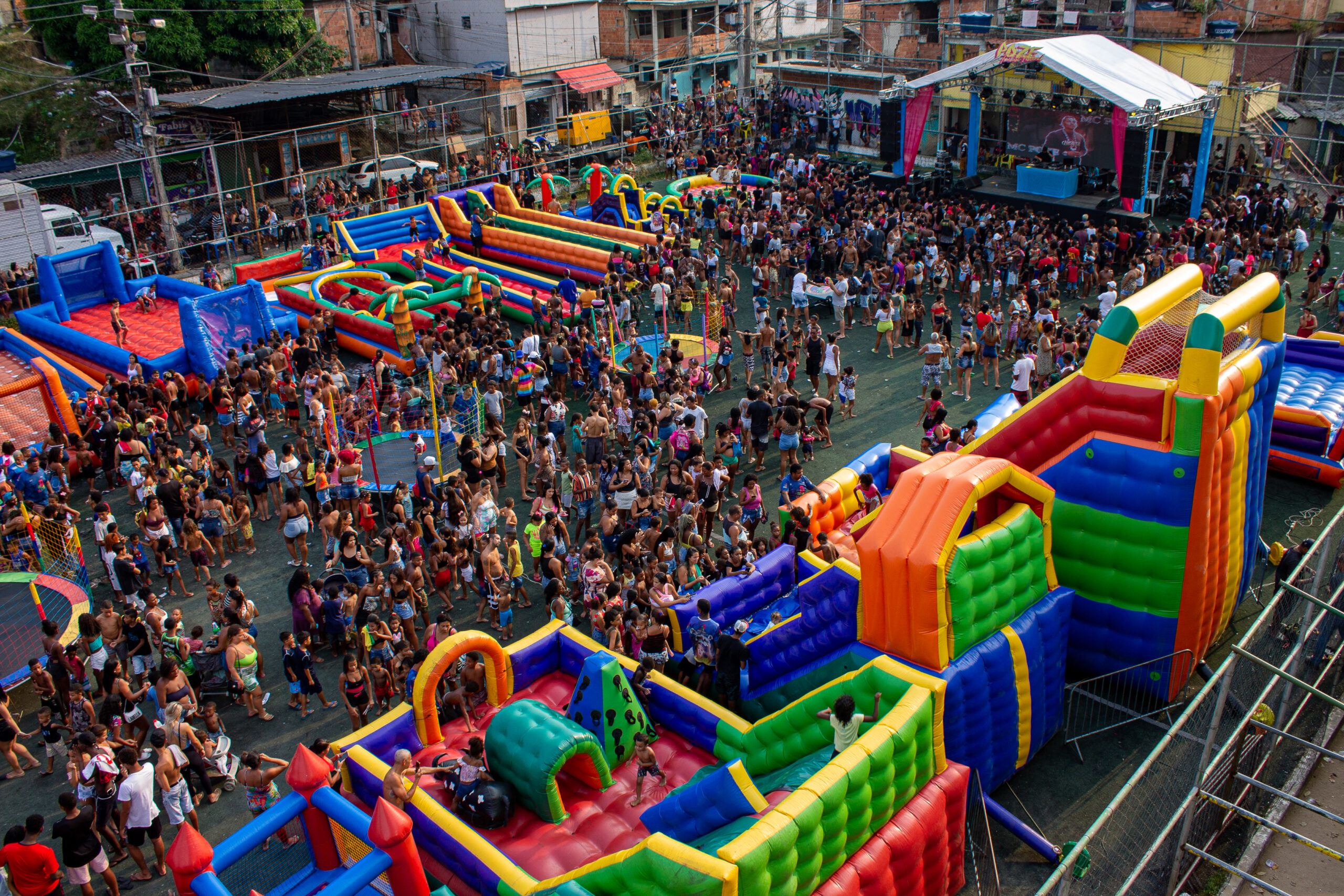 Foto: Vilma Ribeiro / Voz das Comunidades (Evento reuniu dezenas de crianças na Fazendinha)