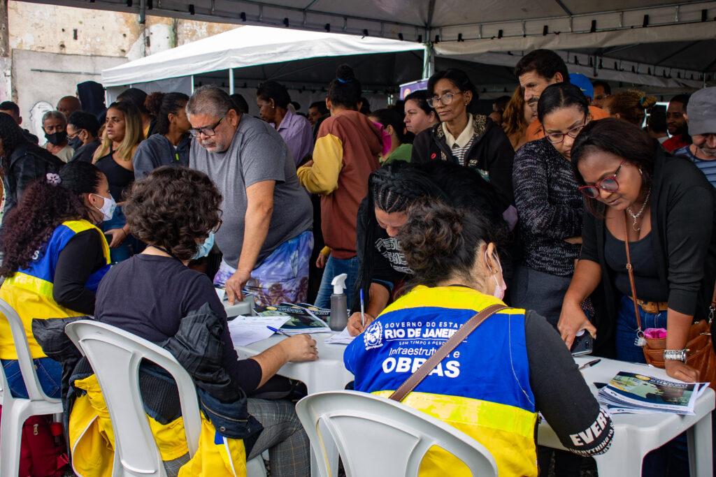 Com a confirmação de dados, moradores já garantiam o apartamento. (Foto: Vilma Ribeiro / Voz das Comunidades)