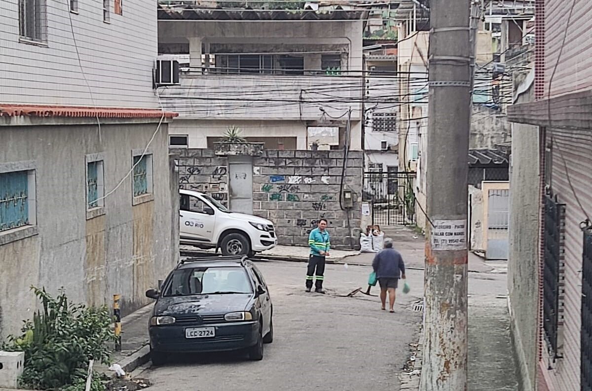 Travessa Eugenia é um dos locais atingidos pela falta d'água no Morro do Adeus (Foto: Reprodução)