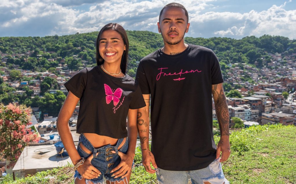 Pietra Estrella e Bryan Oliveira, vencedores do último Concurso Garoto e Garota da Favela, edição CPX do Alemão
