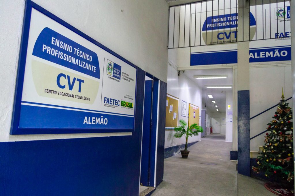 Vagas abertas para cursos profissionalizantes. (Foto: Selma Souza / Voz das Comunidades)