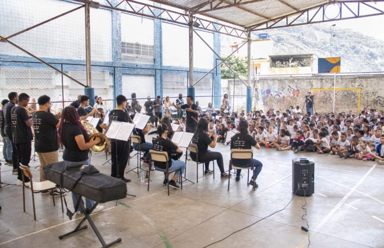 Escola de Música da Rocinha promove evento pelos 35 anos do ECA com debates e apresentações musicais 