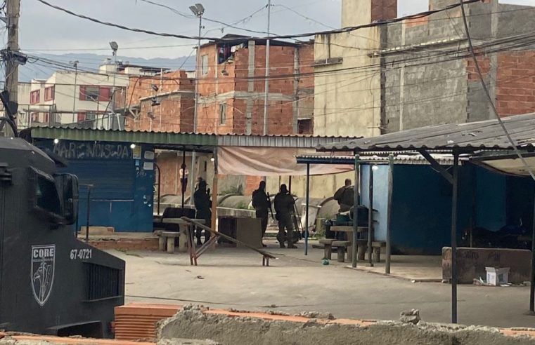 Operação da Polícia Civil em Manguinhos deixa uma pessoa morta e quatro feridas